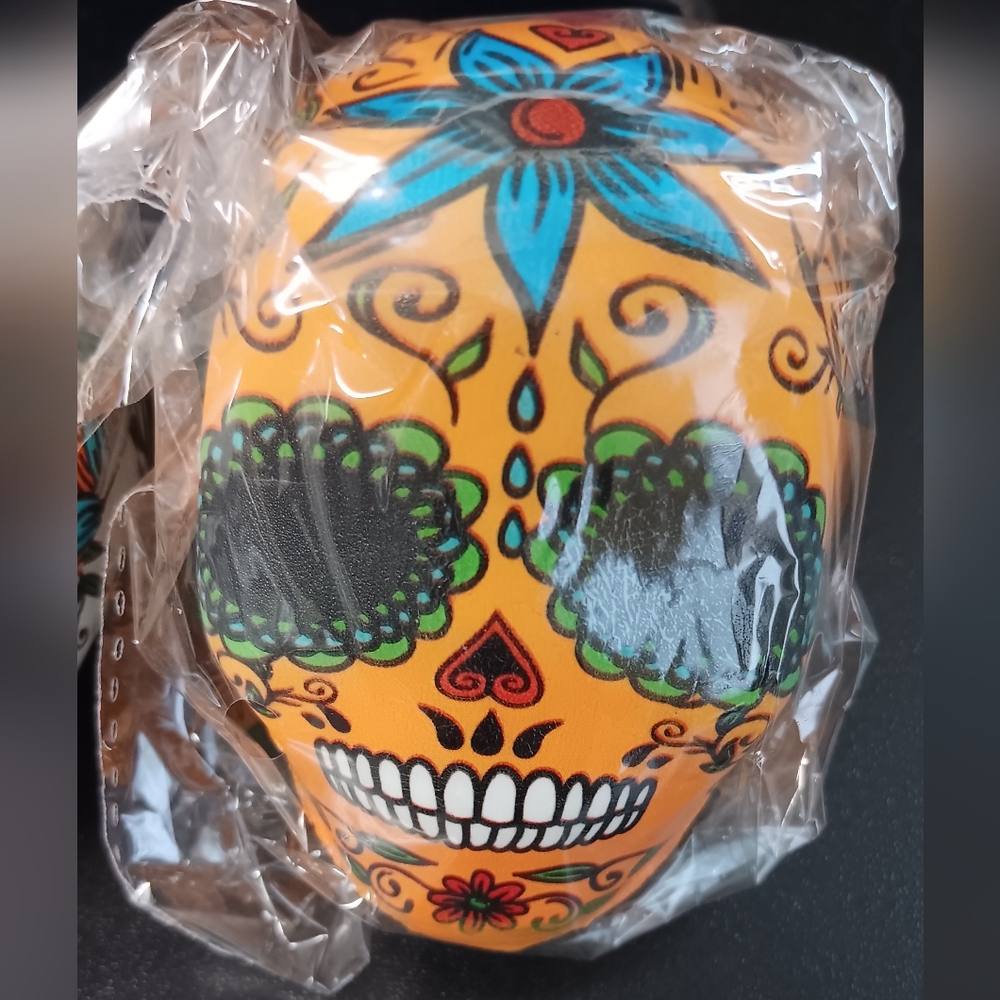 3 Squishie Skulls - Day of the Dead - Picture 5 of 5